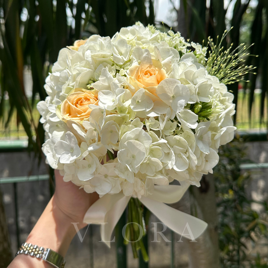 Cloud Veil | Cream Hydrangea Bridal Bouquet